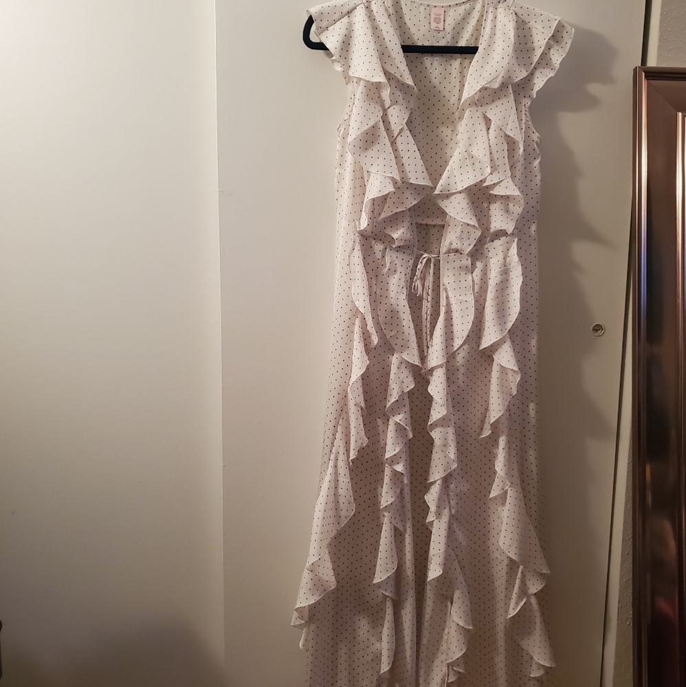 Victoria's Secret | Ivory Dot Ruffle Robe - Medium - Picture 2 of 10
